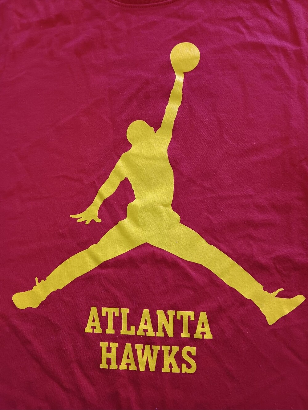 Nike Atlanta Hawks Red and Yellow Graphic Tee New. XL